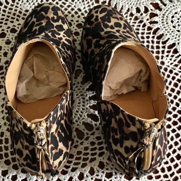 Kenneth Cole REACTION Side Way Ankle Boot~Leopard~Size 8 - Picture 5 of 9